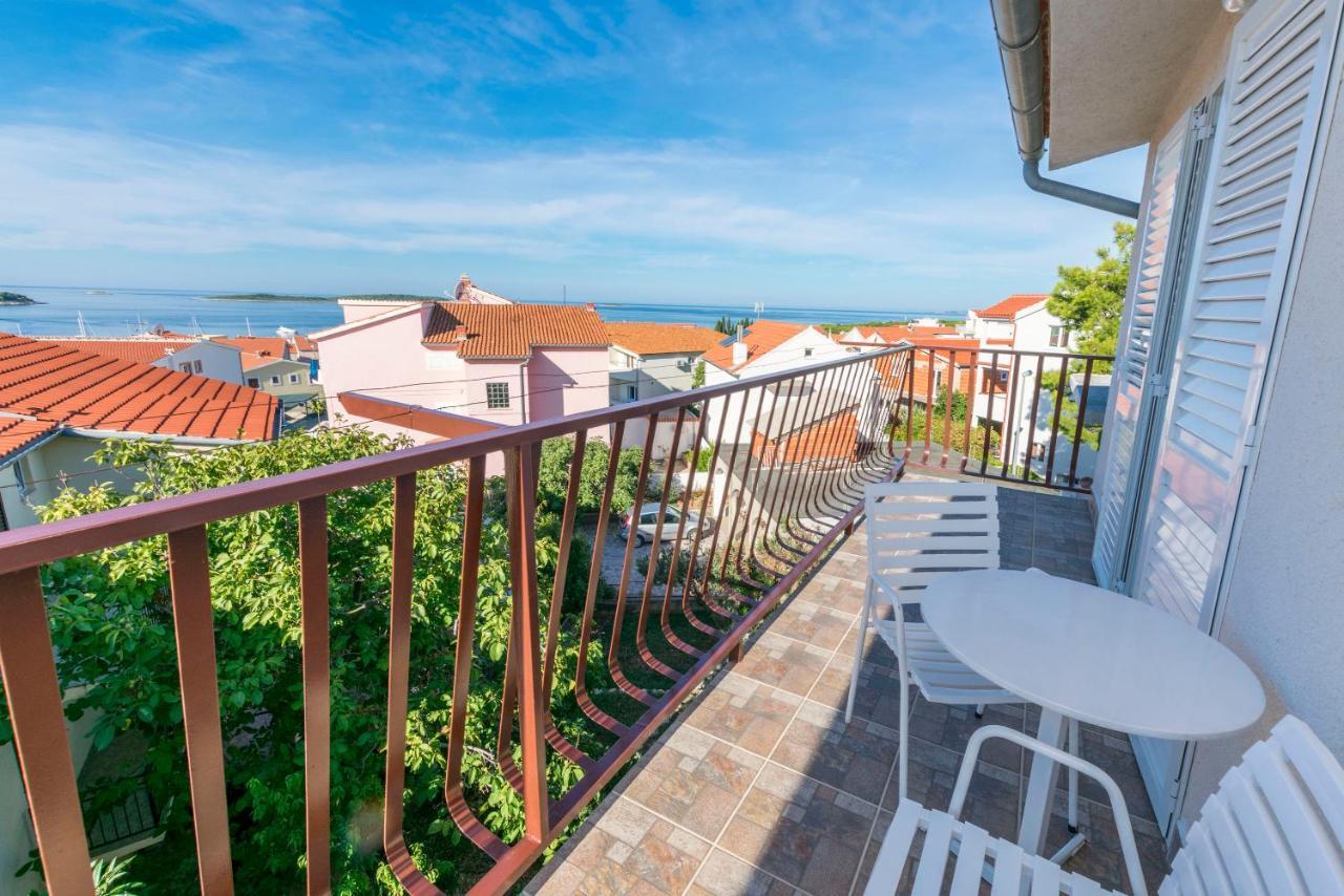 Apartments Matejka Primošten Exteriör bild