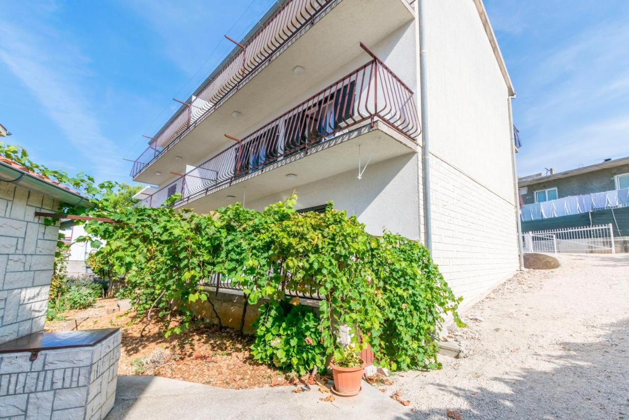 Apartments Matejka Primošten Exteriör bild